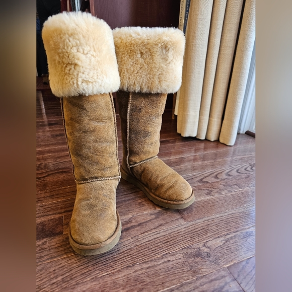UGG over the knee boot - Picture 7 of 7